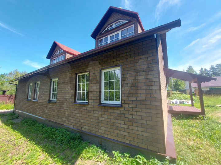 Дом 243,1 м² на участке 11,3 сот.