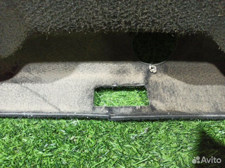 Обшивка крышки багажника задняя Volkswagen Passat