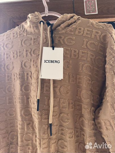 Костюм женский iceberg