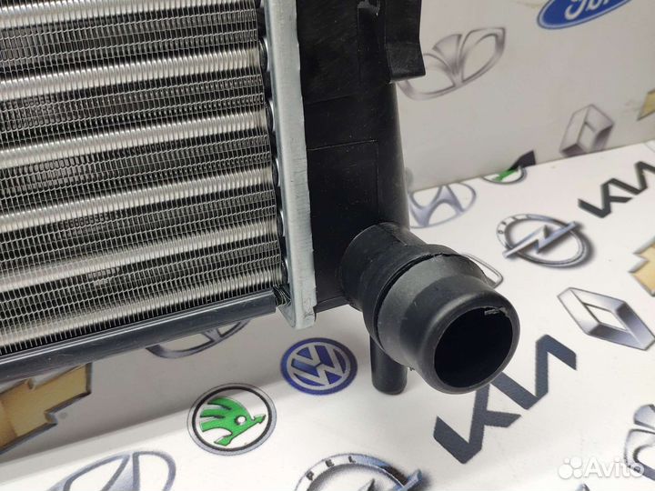 Радиатор охлаждения Ford Fusion/Mazda 2 (1.2-1.6)