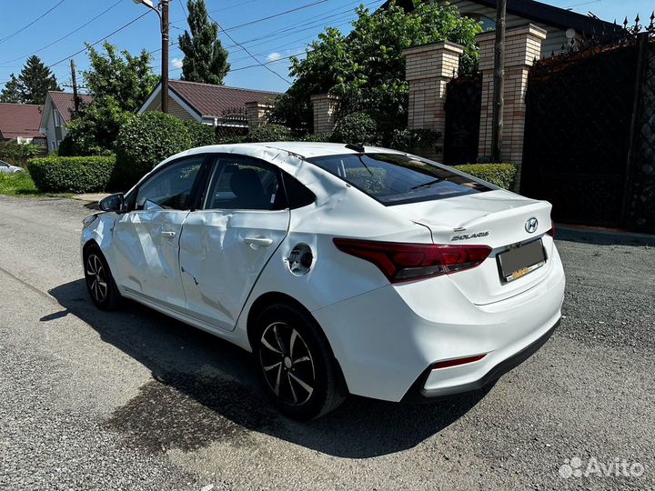 Hyundai Solaris 1.4 AT, 2018, битый, 98 000 км