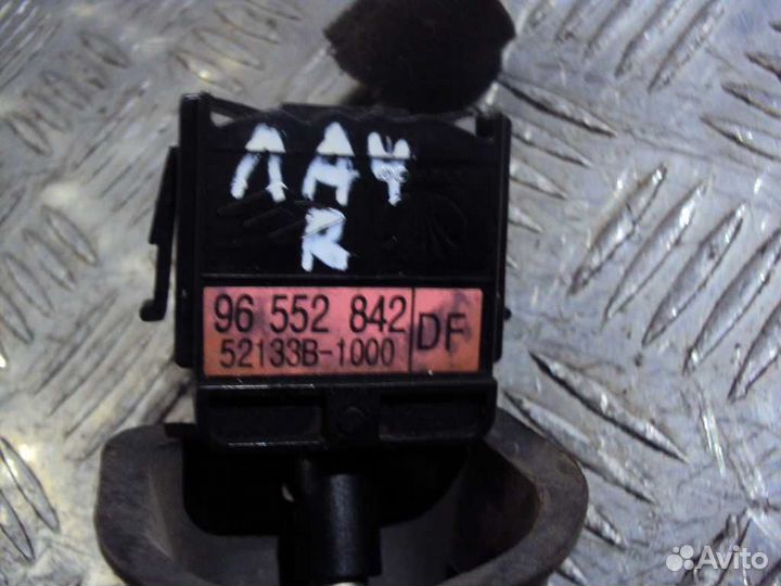 Переключатель подрулевой Lacetti (02-13) \ Gentra (13) седан R с зад. птф Б\У (арт. 96552842)