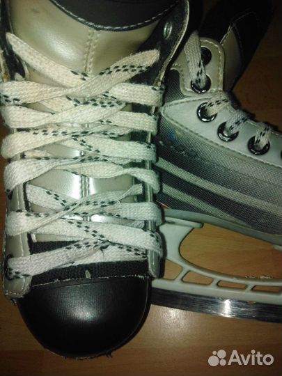 Хоккейные коньки bauer