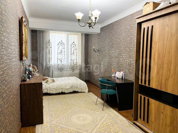 3-к. квартира, 110 м², 4/9 эт.
