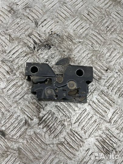 Замок капота Фольксваген Поло мк 5