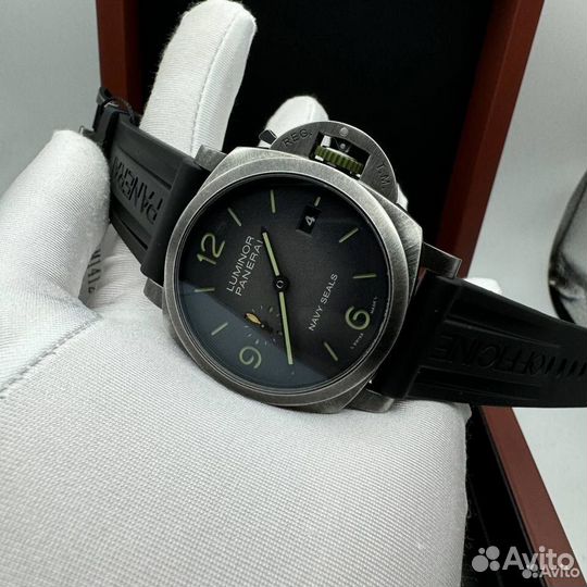 Panerai Luminor Navy Seals часы