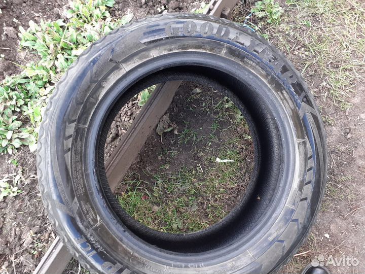 Goodyear Ultragrip Ice Arctic 235/55 R17