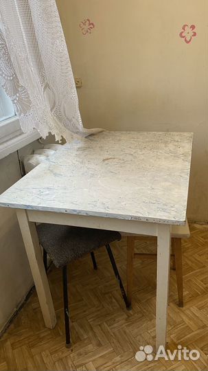 Кухонный стол