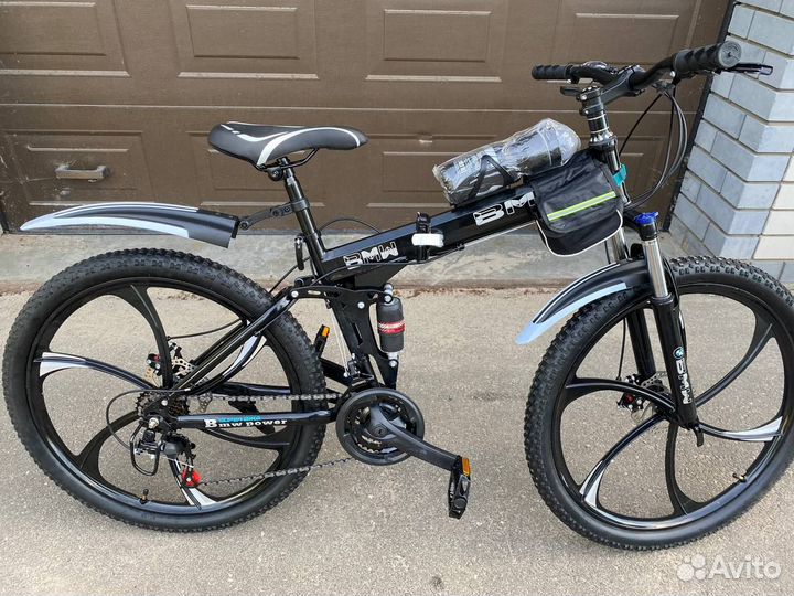 Велосипед BMW на литых дисках