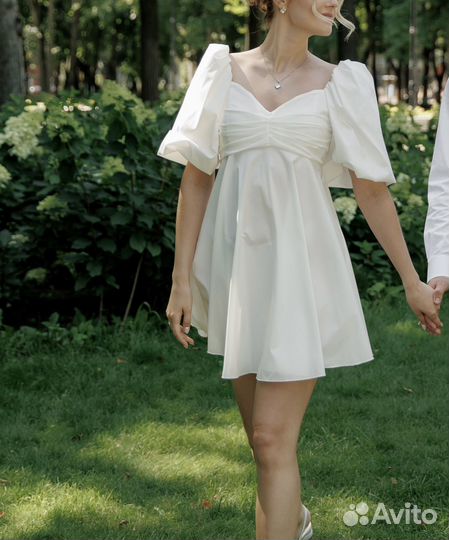 Платье белое мини