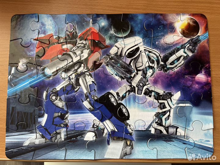 Продам пакетом пазлы и книжки