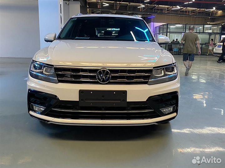 Volkswagen Tiguan 2.0 AMT, 2021, 30 000 км