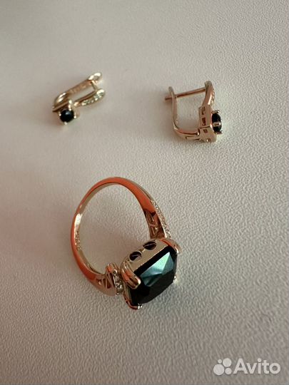 Золотой комплект серьги и кольцо 585