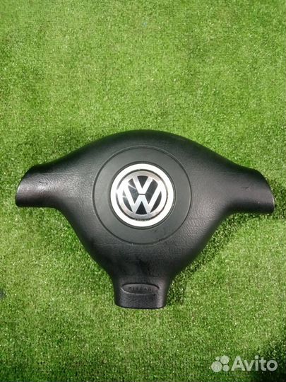 Подушка безопасности в руль Volkswagen Bora 1J2
