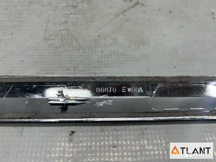 Молдинг на дверь передний правый nissan bluebird S