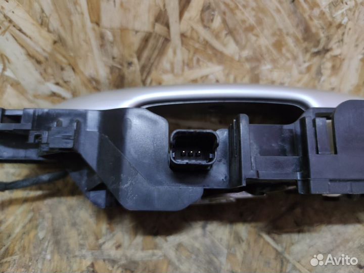 Ручка двери передней наружная лев. Renault Fluence