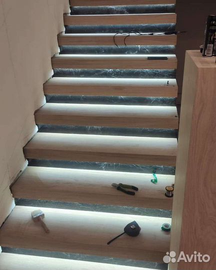 Подсветка лестницы,потолка,кухни