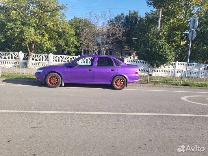 Opel Vectra 1.6 МТ, 1996, 310 000 км