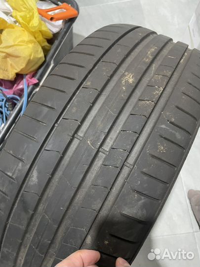 Pirelli P Zero PZ4 245/40 R20 99Y