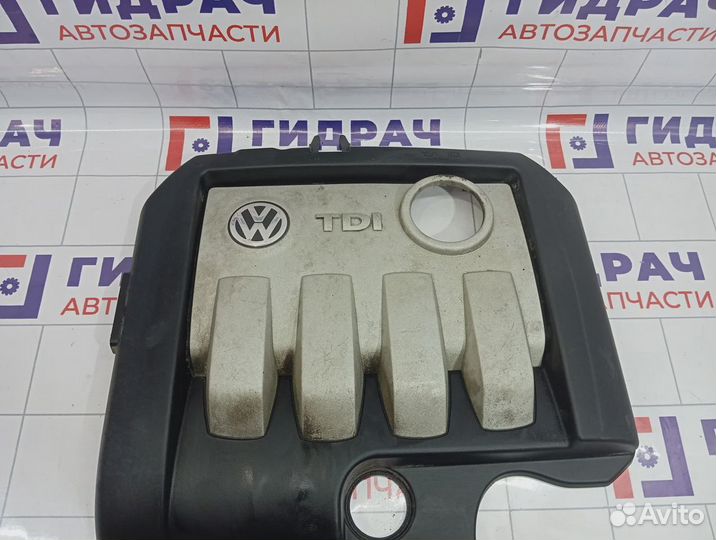 Накладка двигателя Volkswagen Touran (1T1) 03G1039