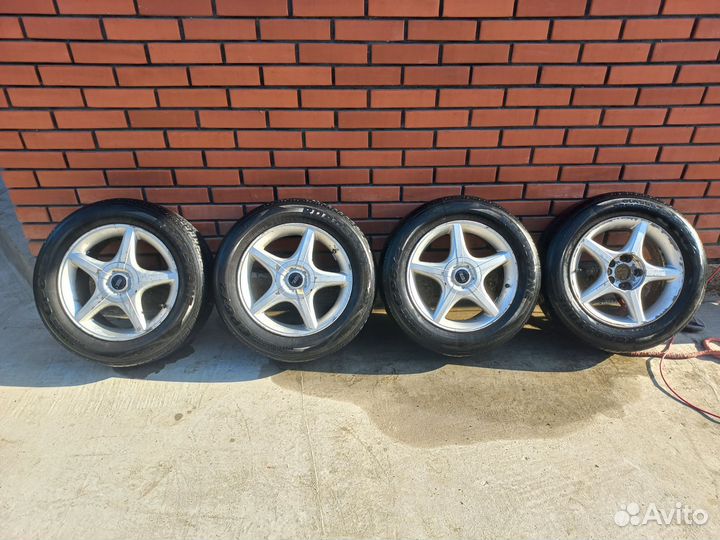 R16 Roadstone Classe Premiere CP672 215/60, PCD 5x114.3 DIA 60.06