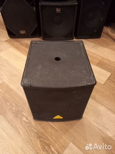 Behringer B1200D-PRO - активный сабвуфер, 12