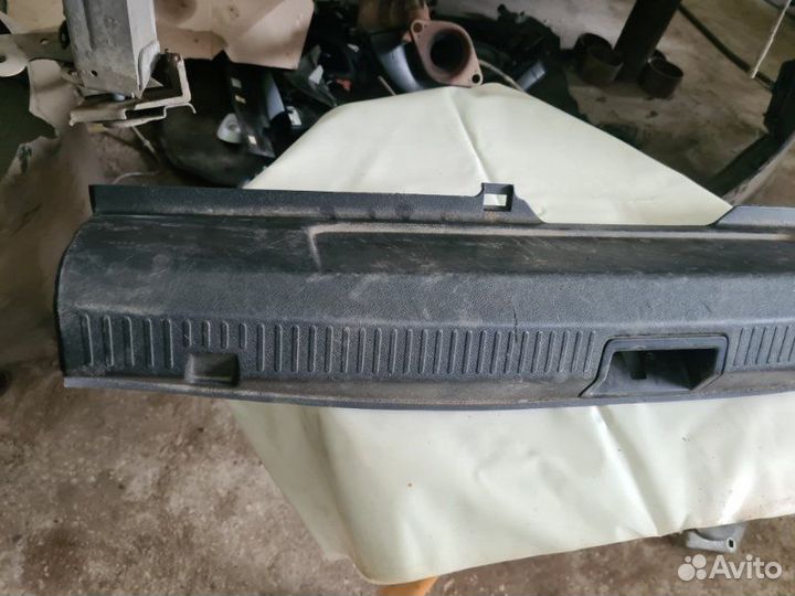 Накладка замка багажника Renault Fluence седан M4R