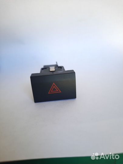 Кнопка аварийной сигнализации Фольксваген Поло мк5