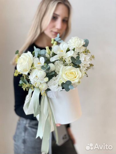 Композиция c тюльпанами и розами