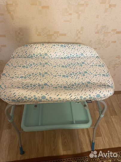 Пеленальный столик с ванночкой chicco
