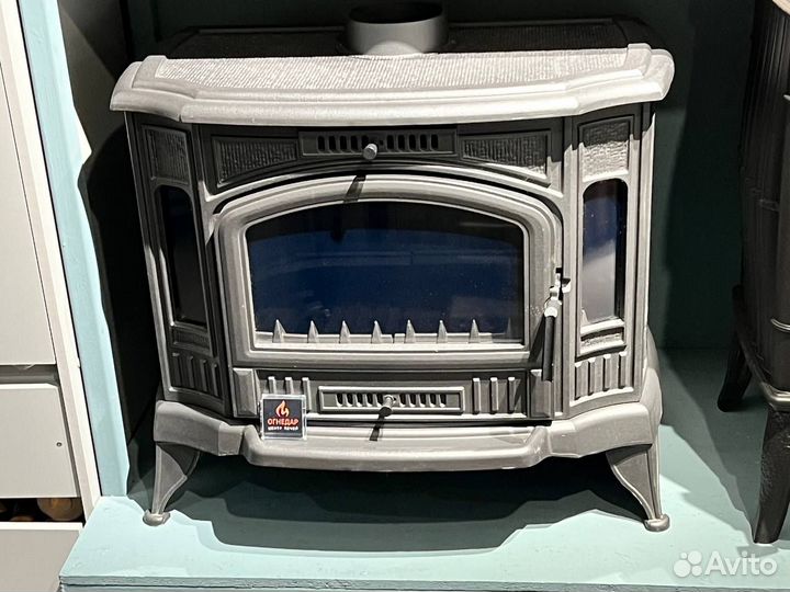 Чугунный камин для дома на дровах