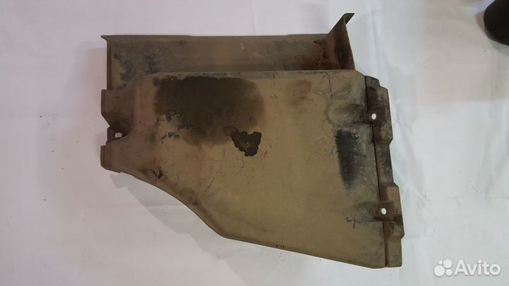 Защита бензонасоса мерседес w220 крышка 2204780037