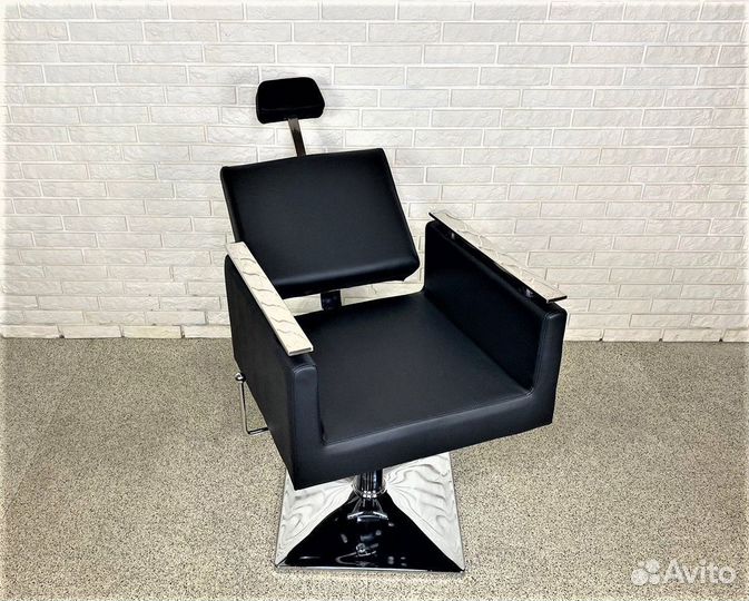 Парикмахерское кресло Paris, с откидной спинкой 0