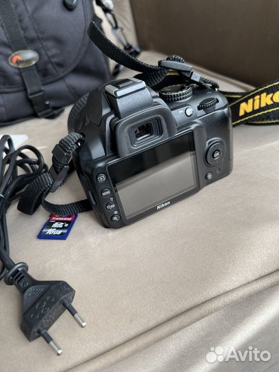 Фотоаппарат Nikon D3000