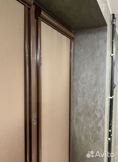 Рулонные шторы в коричневом коробе РКК-4290