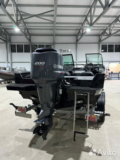 Лодочный мотор yamaha F 200 BET