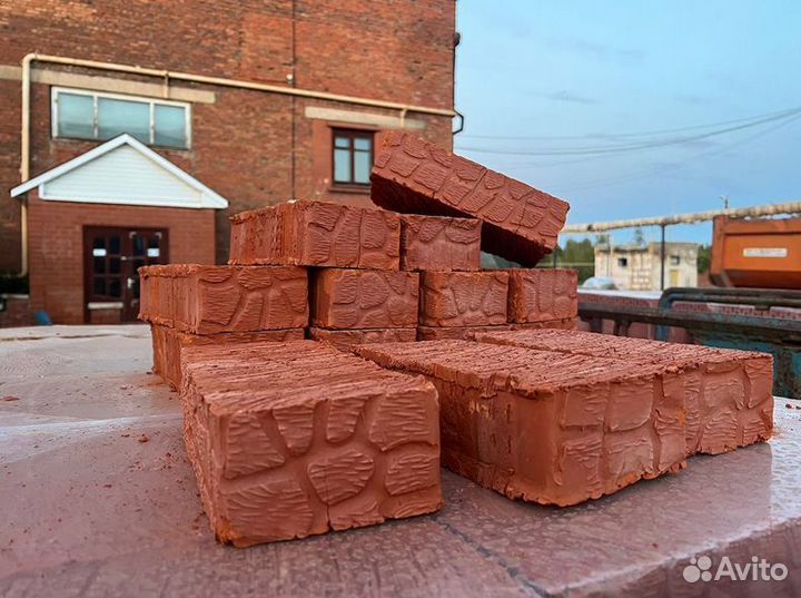 Кирпич