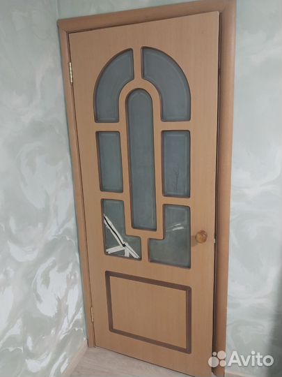 Межкомнатные двери бу с коробкой на 2.на 80