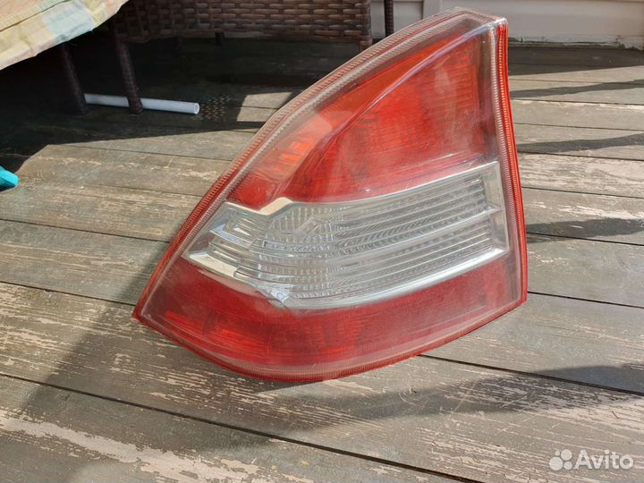 Фонарь Форд Фокус 2