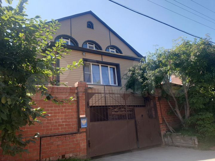 Дом 200 м² на участке 9 сот.
