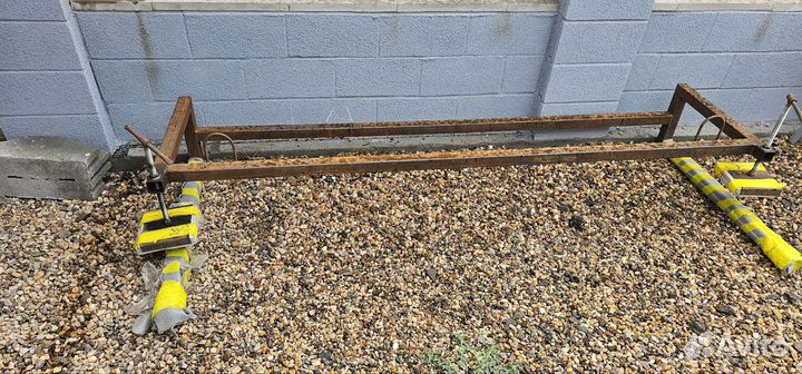 Захват для сэндвич панелей