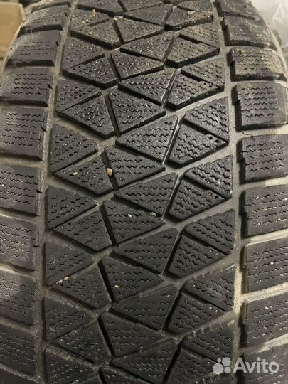 Bridgestone Blizzak DM-V2 255/50 R20