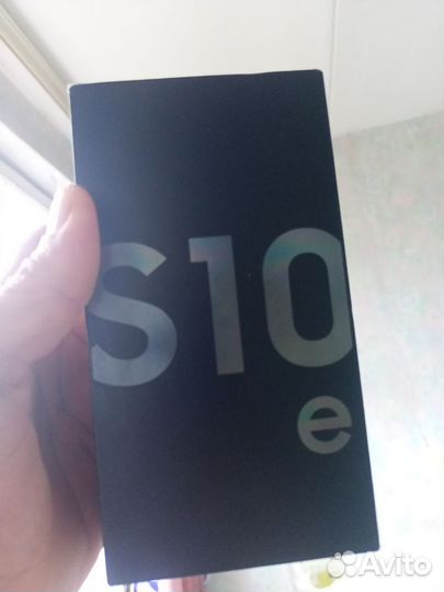 Samsung Galaxy S10e, 6/128 ГБ