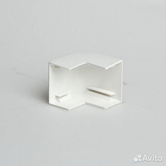 Угол внешний 40х25 (белый) рувинил