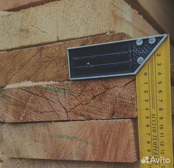 Шлифованные доски лиственницы 30x180 мм, равномерная поверхность