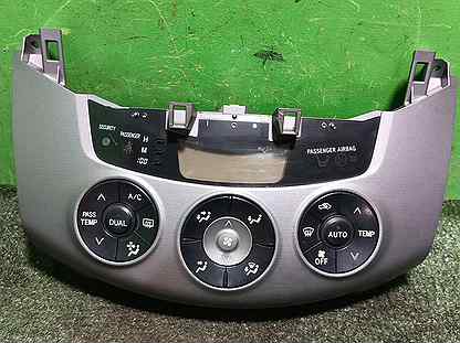 Пане�ль управления отопителя Toyota RAV4 A30 2006