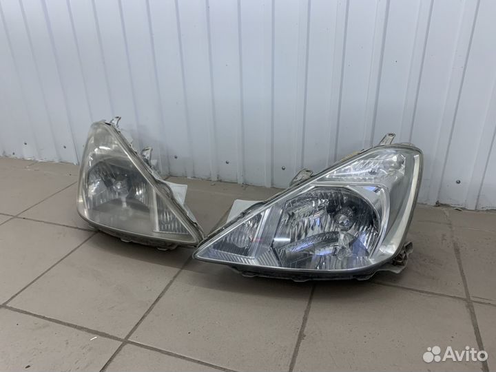 Фары ксенон Toyota Allion 240