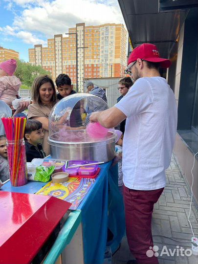 Сладкая вата, попкорн, ведущая на праздник