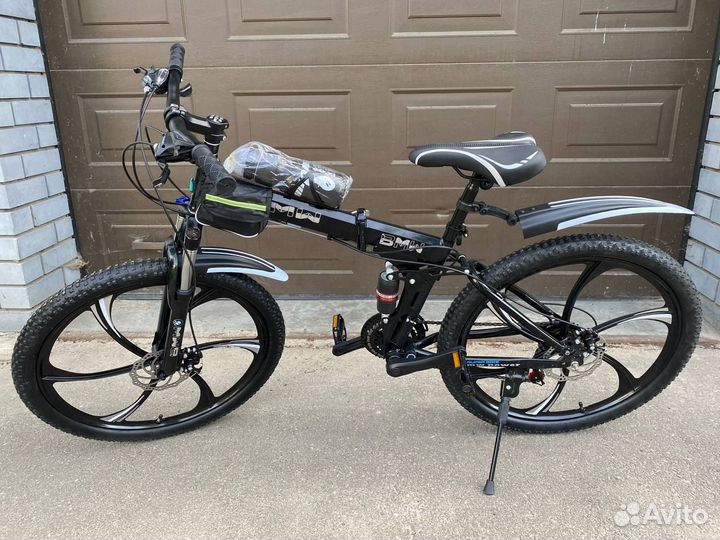 Велосипед BMW на литых дисках