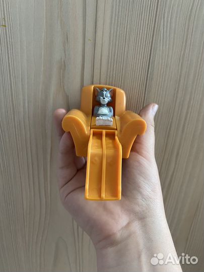 Игрушка Тома из Маклональдса